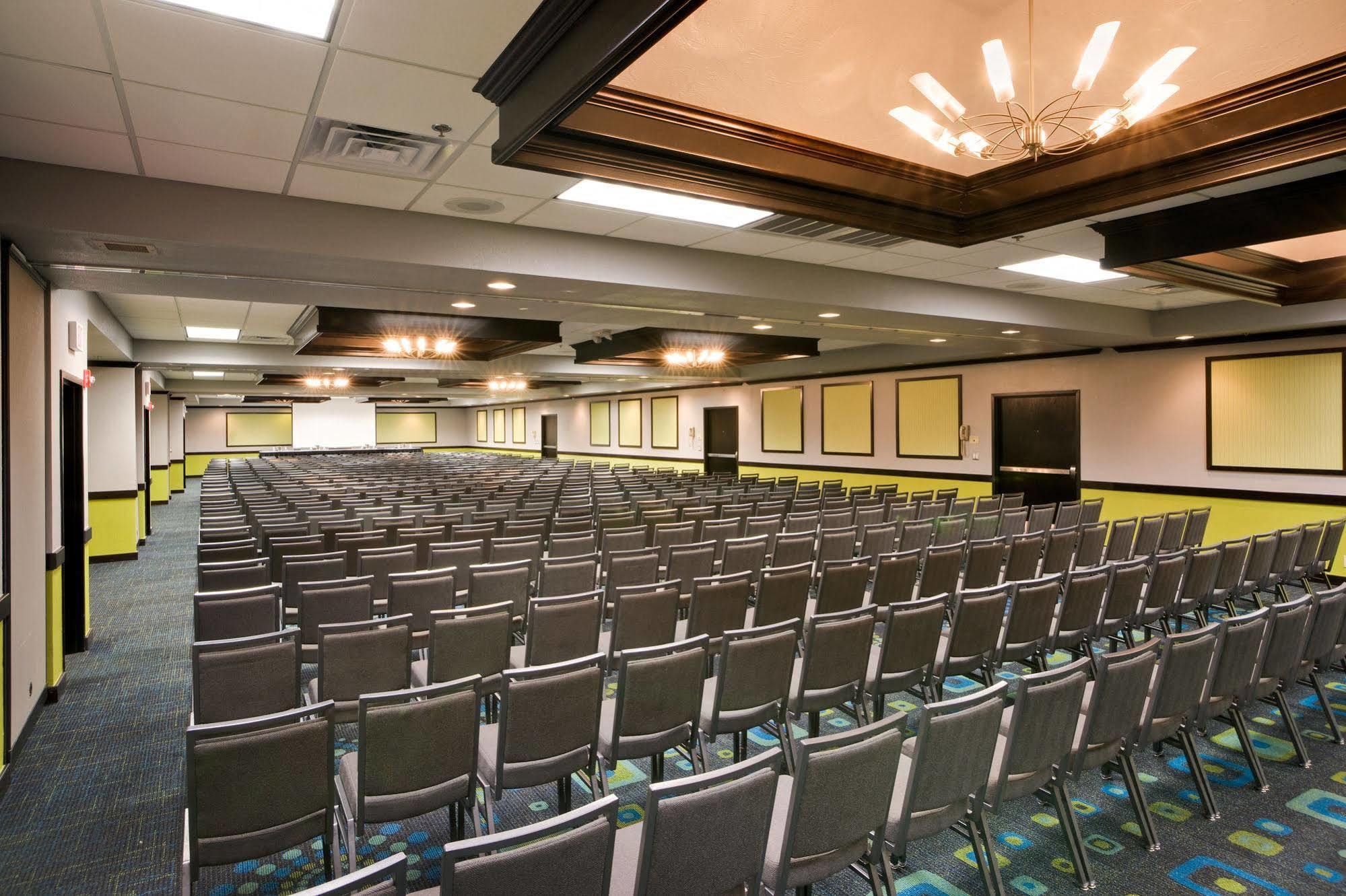 Wyndham Garden Oklahoma City Resort & Conference Hotel Near Airport, Fairgrounds Paycom & I40 Zařízení fotografie