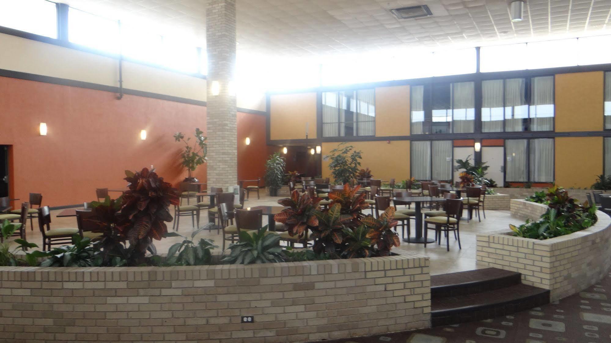 Wyndham Garden Oklahoma City Resort & Conference Hotel Near Airport, Fairgrounds Paycom & I40 Exteriér fotografie